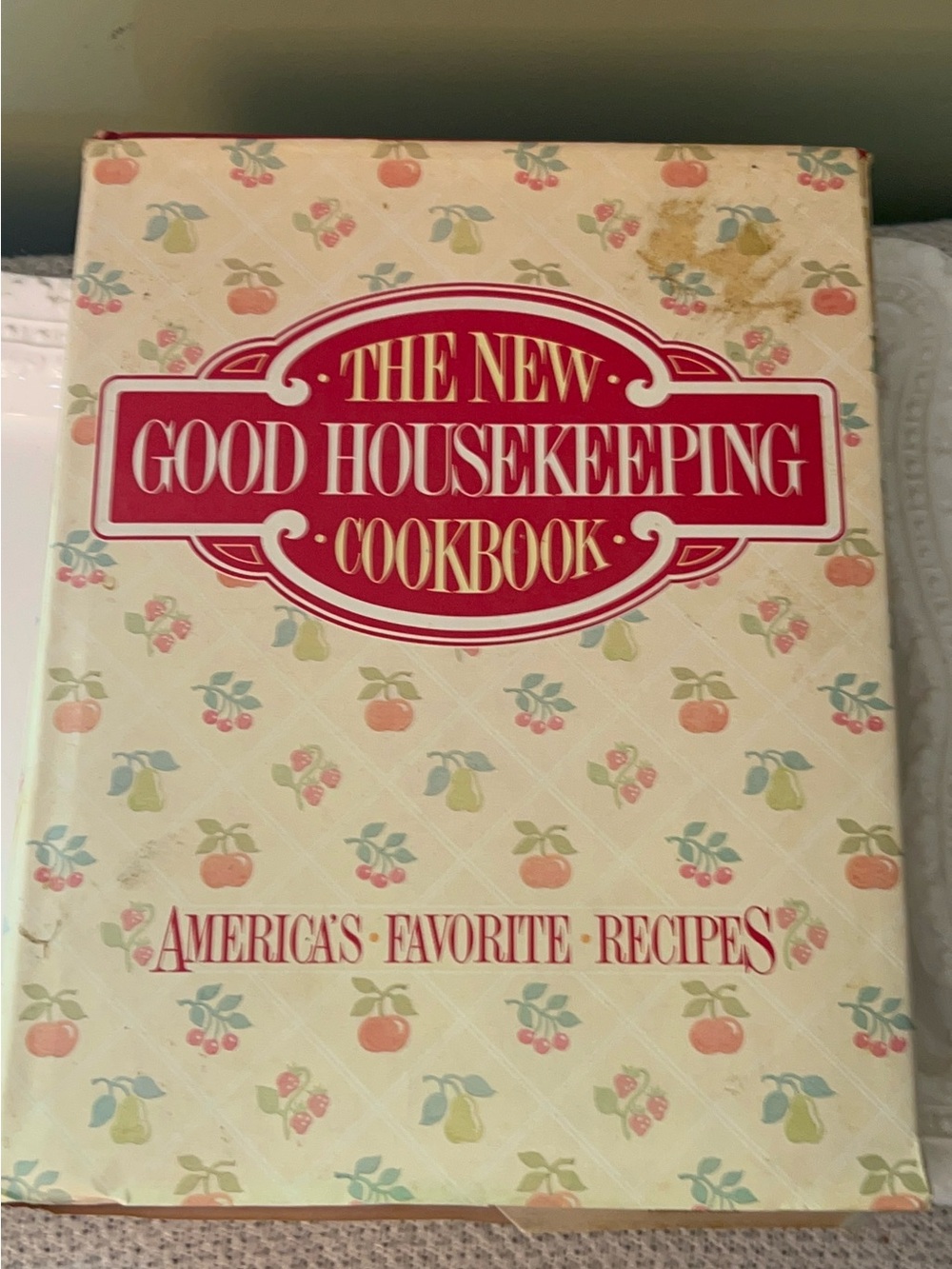 Vintage The New Good Housekeeping Cookbook: America's Favorite Recipes 1986